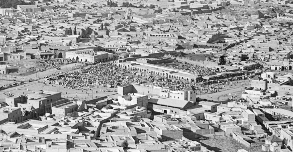 Aerial view of the Jemaa el-Fnaa in 1930-1931