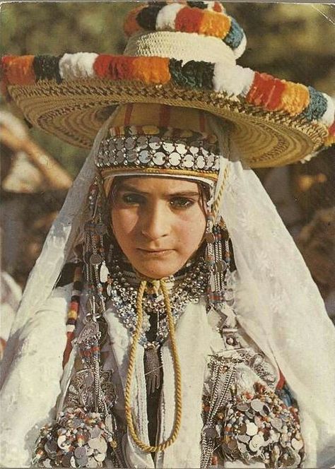 color old photo of a Moroccan lady