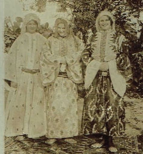 black and white old photo of Moroccan ladies