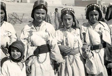 black and white old photo of  Moroccan ladies